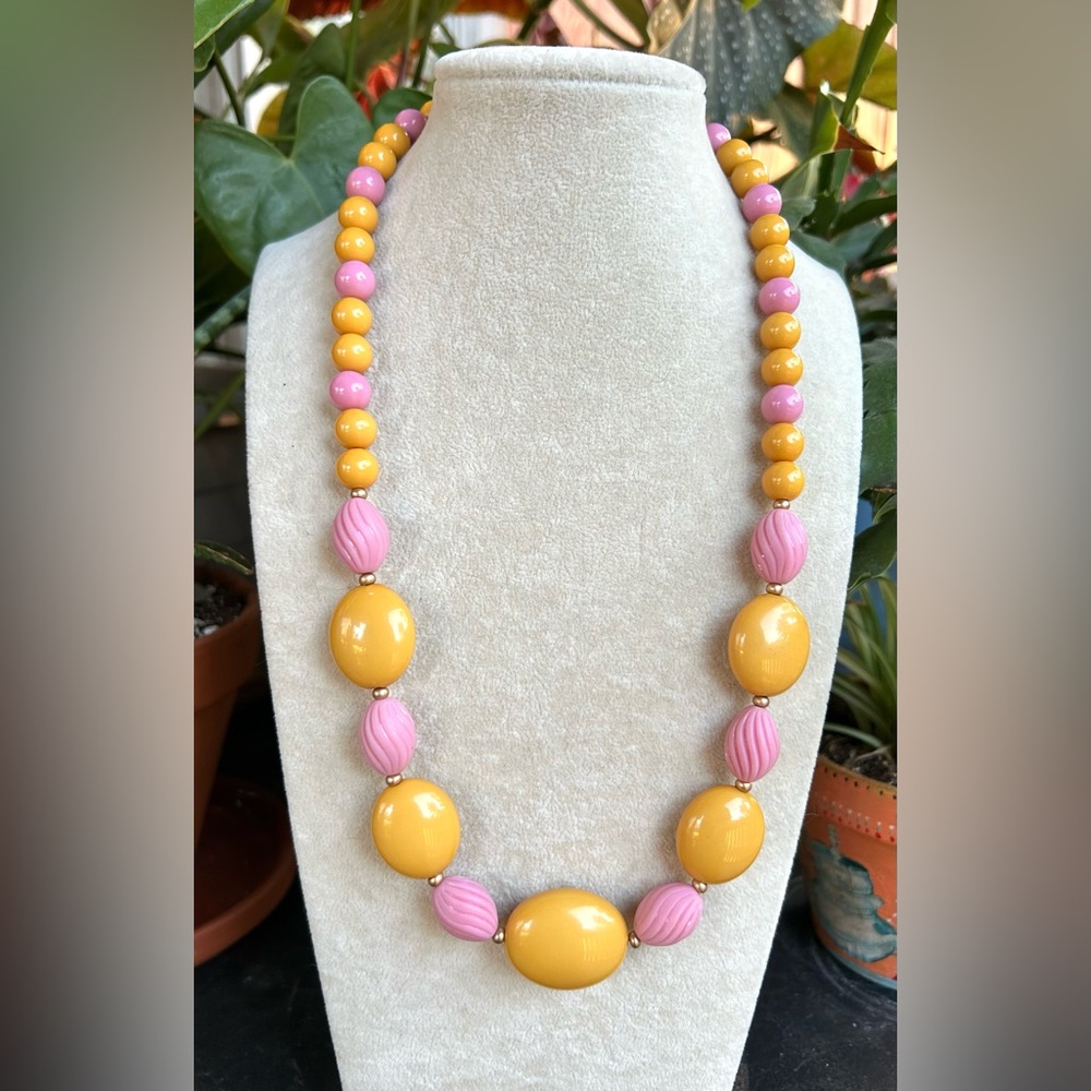 Pink & yellow chunky beaded necklace